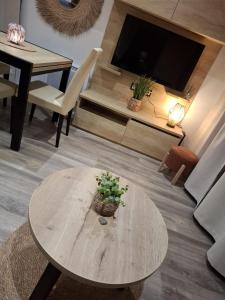 Spacieux Mobilhome Petit coin de paradis Camping MAR ESTANG 4 Étoiles et pied dans la mer