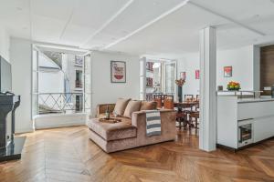 Boulevard Saint-Germain & Orsay Museum - 1BR - Paris Vacation Rentals