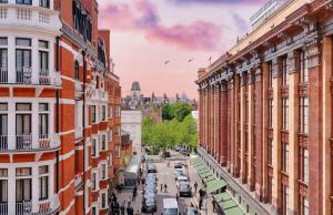 PANORAMIC Apartment with Terrace on HARRODS