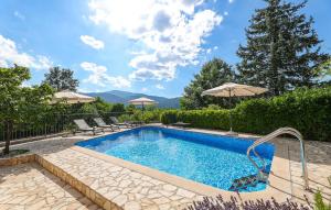 Stunning Home In Jurdani