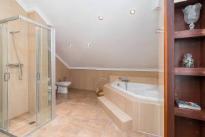 Chalet con Jardín junto a la Playa de Berria