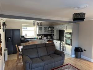 Charlie Ógs Bridge House