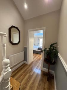 Charlie Ógs Bridge House