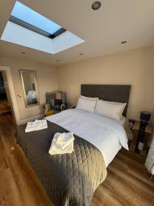 Charlie Ógs Bridge House