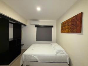 apartment with pool, gym and excellent location