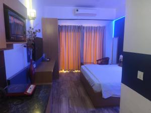 Hotel DivisionByZero