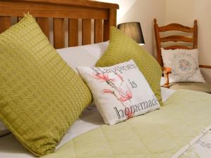 Ty Hir Bwlch Gwyn Farm Equestrian Centre