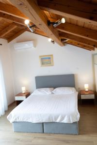 Blue Horizon by Anica