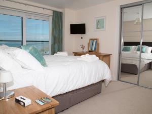 Apartment 11 - Latitude 51