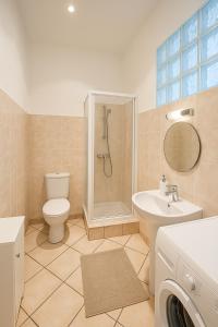 Charming & roomy apartment with balcony heart of Nice