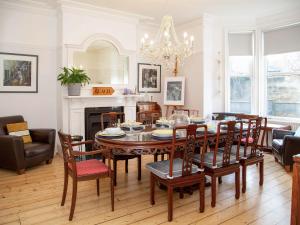 The Physicians House