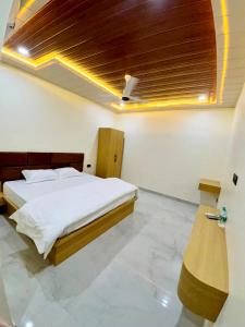 The Brij Retreat , 50 mtr from Shri Krishna Janambhumi