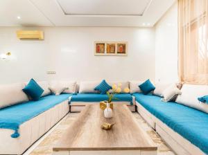 Chic et Très central 3min de la corniche