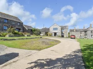 The Owls Roost - Uk12087