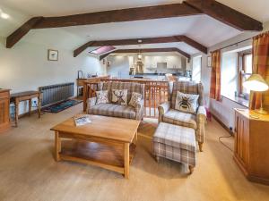 5 Swallowholm Cottages