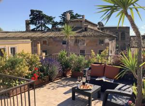 Frangipane 31 Monti Terrace