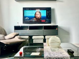 2 Bedrooms Cozy Apt Direct on Nile Free Pickup