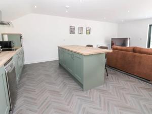 Oaktree Cottage - 3 Bedrooms - Sleeps 6