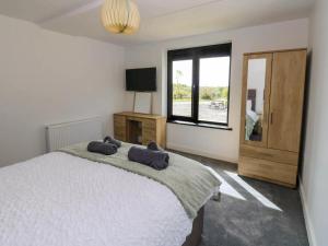 Oaktree Cottage - 3 Bedrooms - Sleeps 6