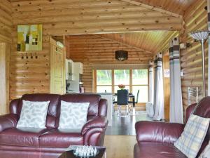 Ashknowe Log Cabin - S4590