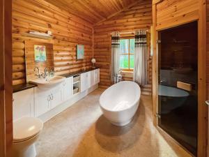 Ashknowe Log Cabin - S4590
