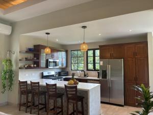 Casa Mariposa - villa with infinity pool, near beach