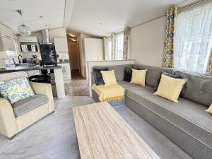 Kingfisher Lodge, Hoburne Cotswold