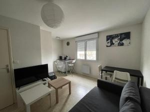 Studio 20m2 stationnement gratuit wifi 4 rue proudhon