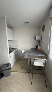 Studio 20m2 stationnement gratuit wifi 4 rue proudhon