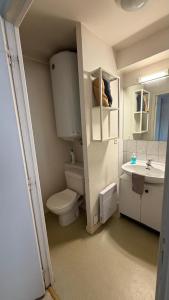 Studio 20m2 stationnement gratuit wifi 4 rue proudhon