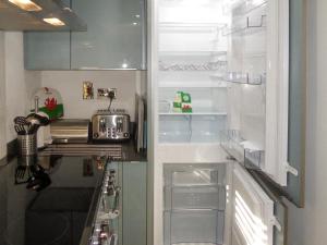 Foxes Reach - Hw7421