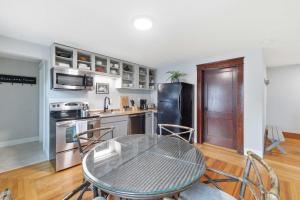 Craftsman Cozy Top Flr 1 Bed1- 1 Ba Private Porch