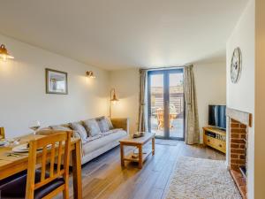 Knoll Cottage - Uk31171