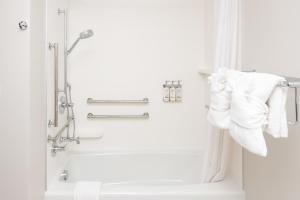 Holiday Inn Express & Suites Burlington - Mount Holly by IHG