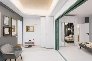Golden Glow Studio - Elegant Retreat in Bucharest