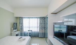 Nice and Comfortable Studio Apartement at Springlake Summarecon