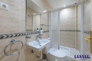 Modern 2BR Pool And 5min Beach Access