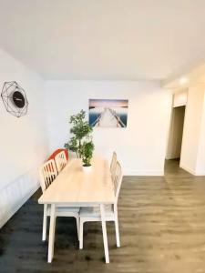 Chambre Privée Cosy- Dans Appartement Moderne en Colocation-Tram A-ME1-4