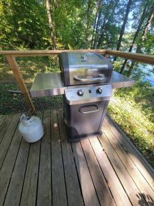 Lakefront Fun on Papakeechie | Kayaks & More!