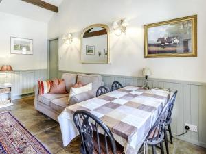 Stable Cottage - E5118