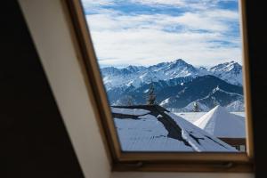 WEF Klosters Executive Apartment with Direct Train to Davos