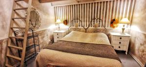 Little Romantic Pitelli