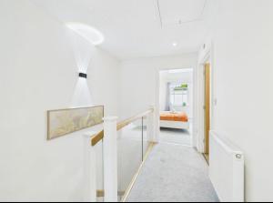 Elegant 3-Bed Near Station, Pantiles & Calverley