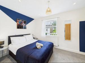 Elegant 3-Bed Near Station, Pantiles & Calverley