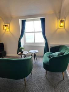 Sea view Penthouse flat 6 with fast WiFi and Free PARKING