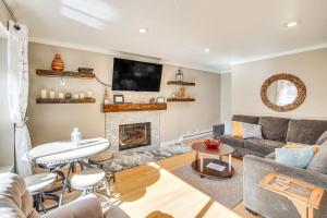 Walk to Giant Steps & Hot Tub: Brian Head Condo!