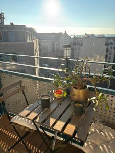 Zentrales, modernes Apartment mit Balkon, Küche & Garage