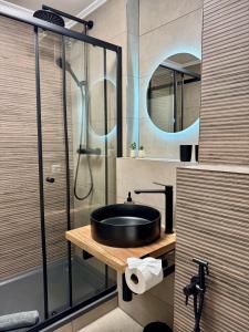 Modernes 2-Zi Apartment mit Terrasse und Garten