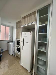 Praia De Palmas, apartamento 2 quartos, completo próximo a praia e todo comercio