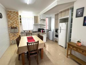 Praia De Palmas, apartamento 2 quartos, completo próximo a praia e todo comercio